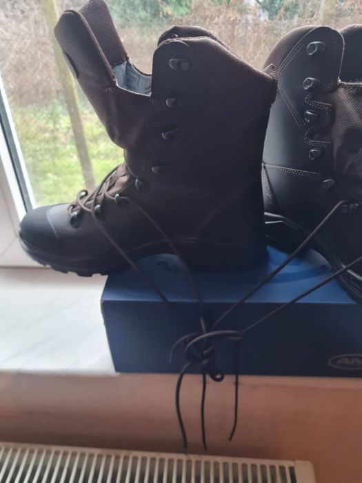 Bocanci piele mărimea 42 și 43