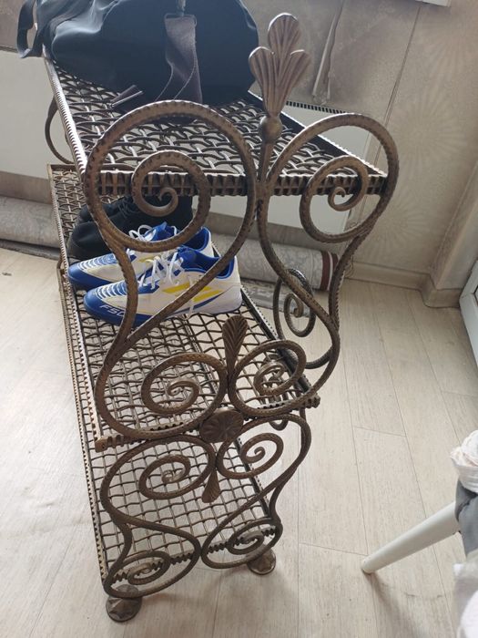 Продам кованая тумба для обуви