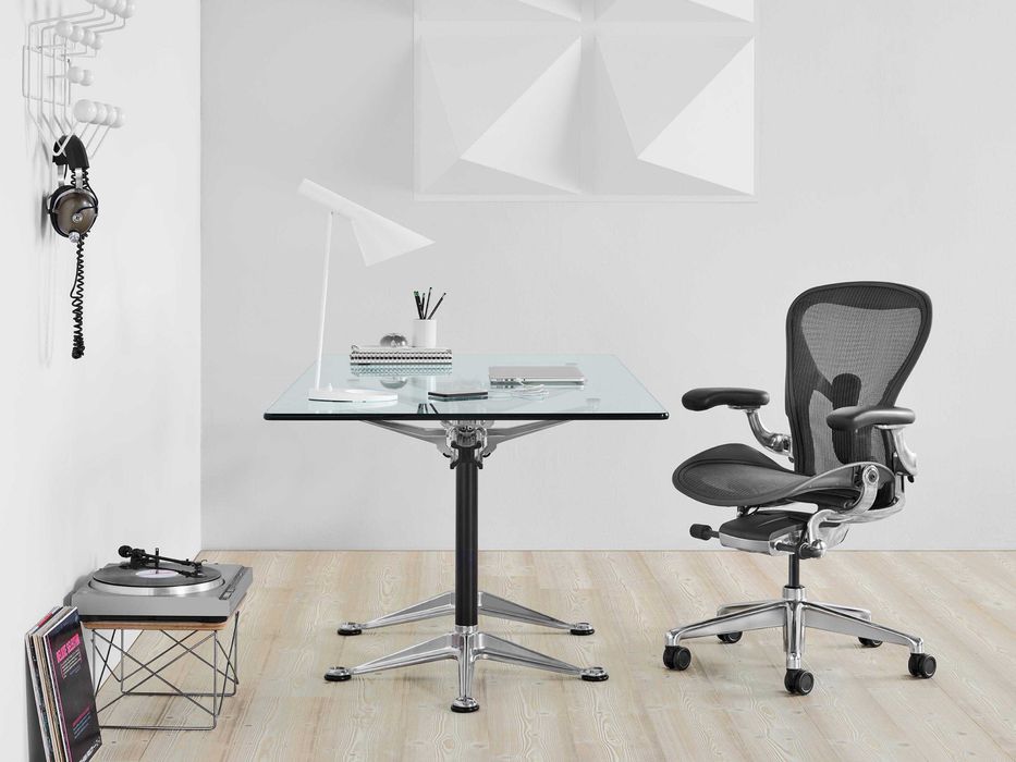 Кресло руководителя Herman Miller Aeron
