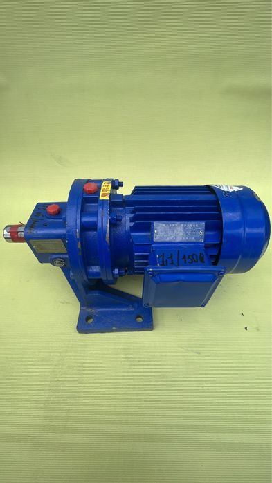 Мотор - редуктор.