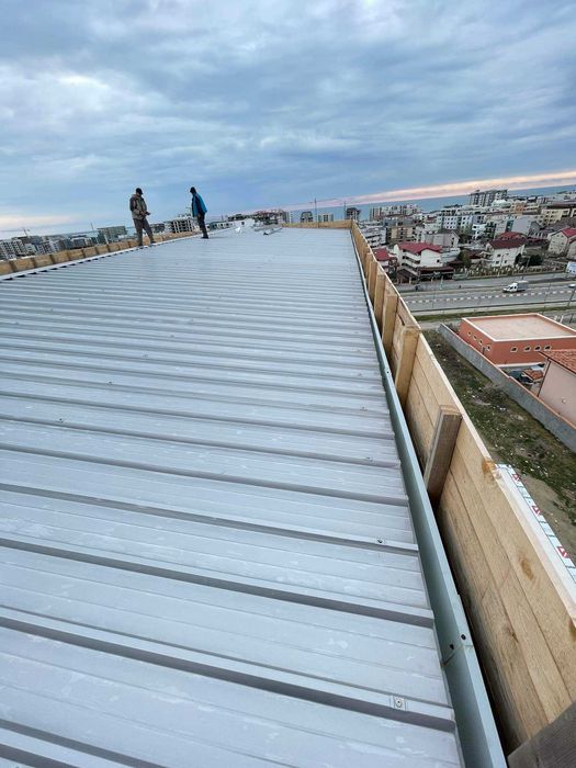 Reparati acoperisuri Blocuri Vile Hale Terase Garaje și montaj