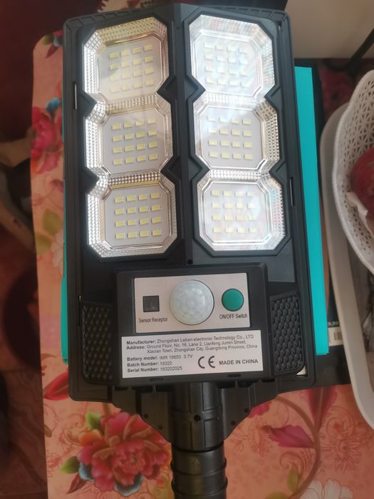 Lampa solara pe leduri