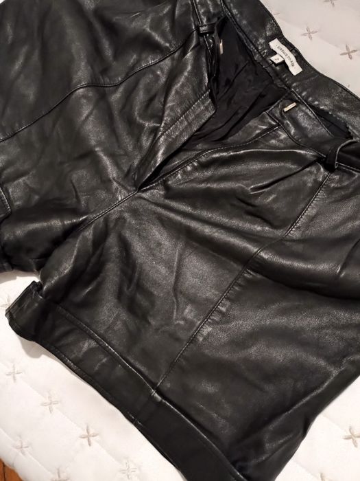 Кожени къси панталони