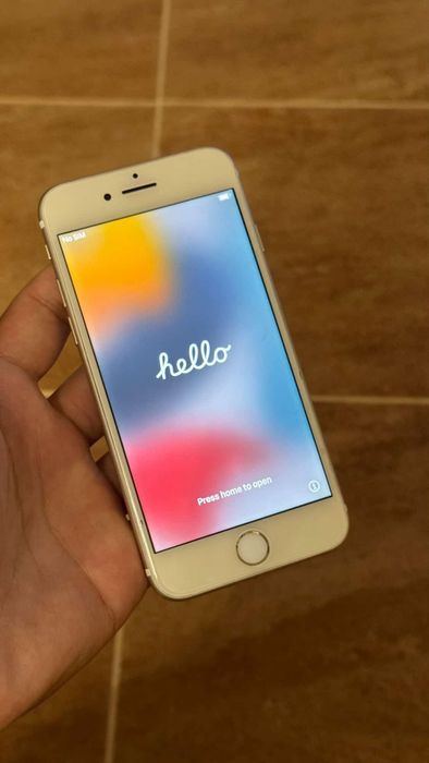 Продаю Iphone 7.