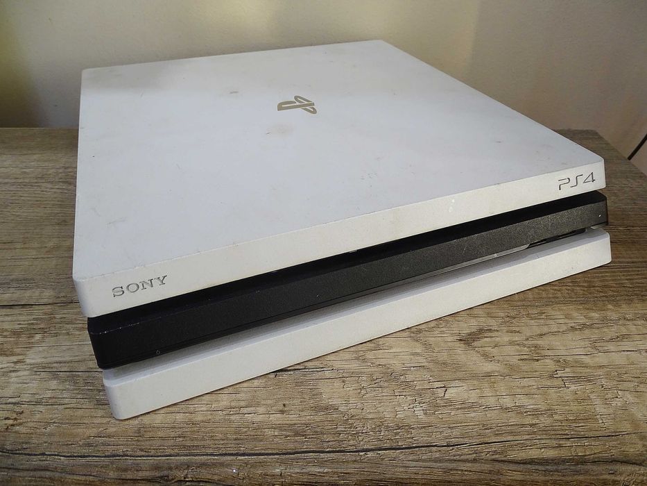 Работещ Плейстеишън PlayStation PS 4 Pro