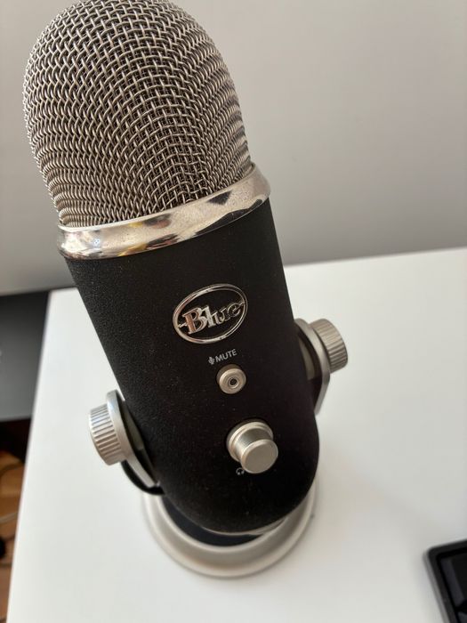Микрофон Blue Yeti