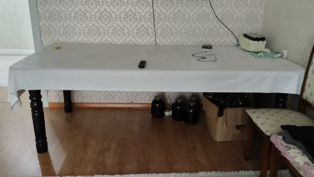 Раздвижной стол в гостиную