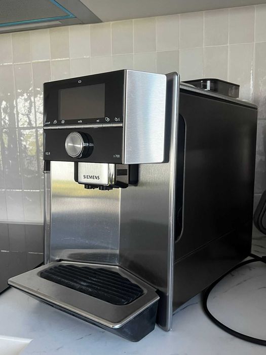 Expresor automat cafea Siemens EQ9 s700 - model de top
