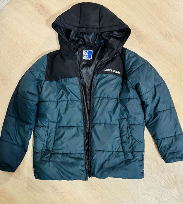 Geaca baieti Jack & Jones marimea 152 cm (10-11 ani)