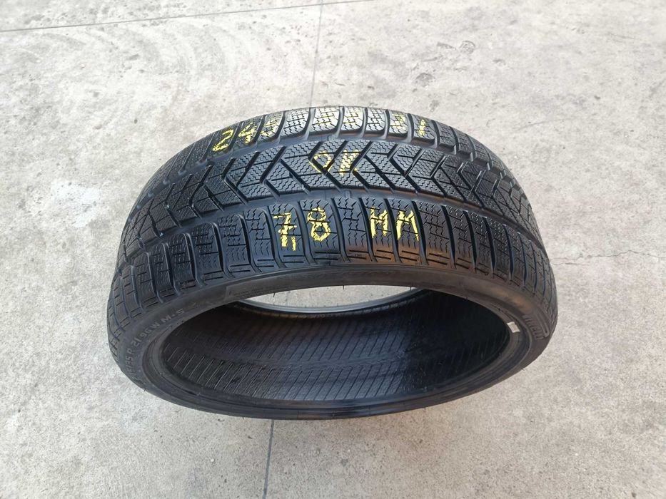O anvelopa iarna 245 35 21 pirelli sottozero 3 profil de 7,8 mm