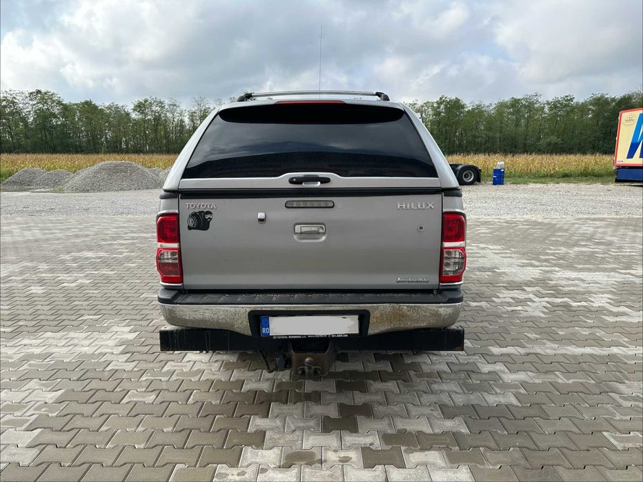 Toyota HILUX 2016 pret cu TVA