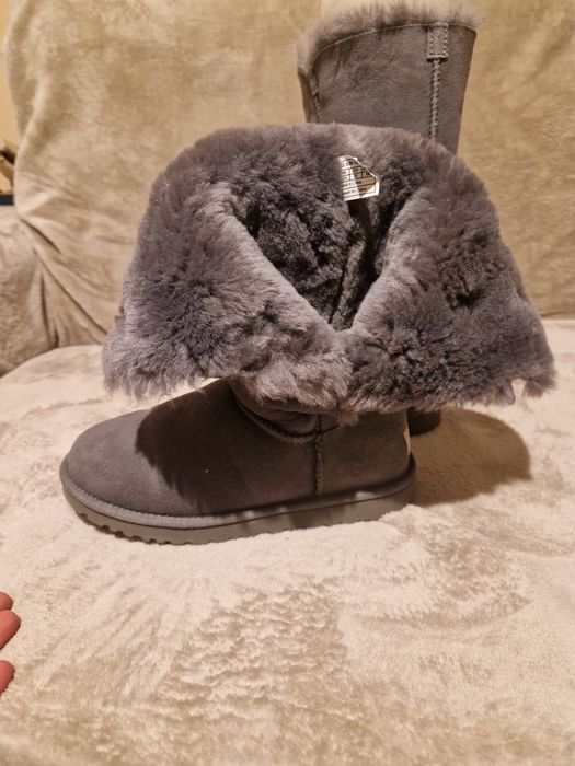 Cizme ugg mărimea 37