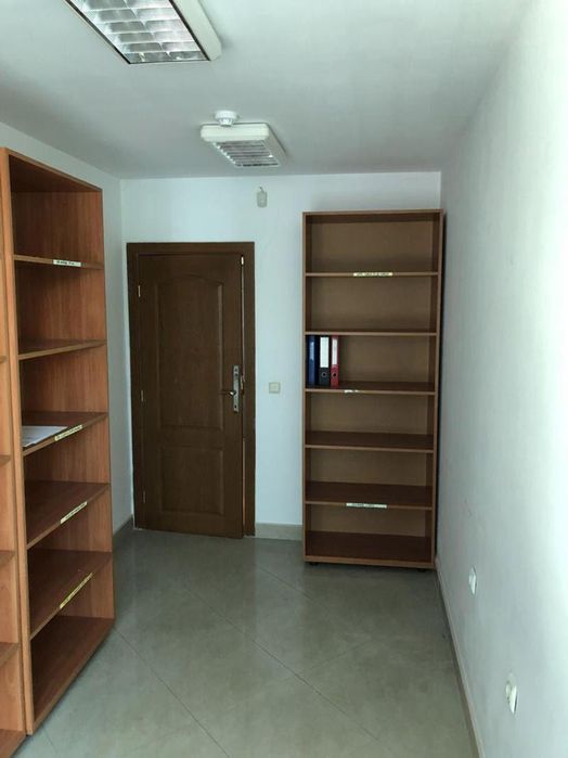 Офис, под наем в жк. Лазур