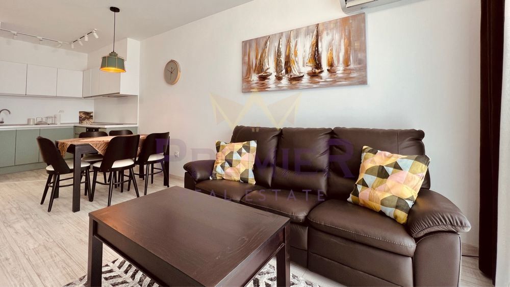 Дава се под наем Двустаен апартамент в Варна, Център - 80 кв.м за 714 € - Снимка #3