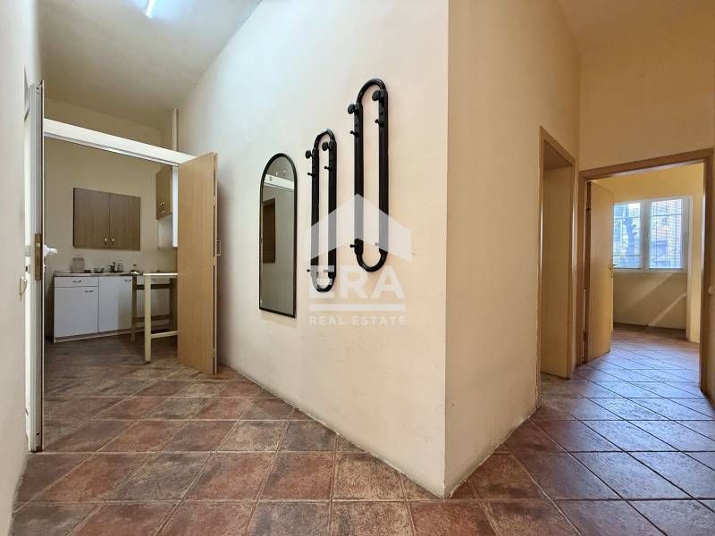 Дава се под наем Офис в София, Център - 80 кв.м за 590 € - Снимка #4