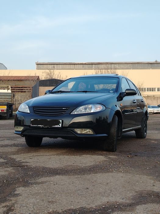 Lasetti 1.6 sotiladi