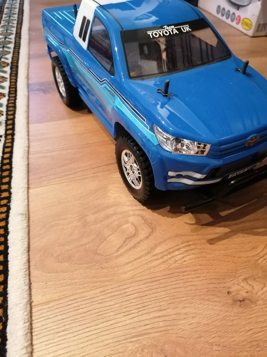 Automodel Toyota Hilux 4x4,Tamiya