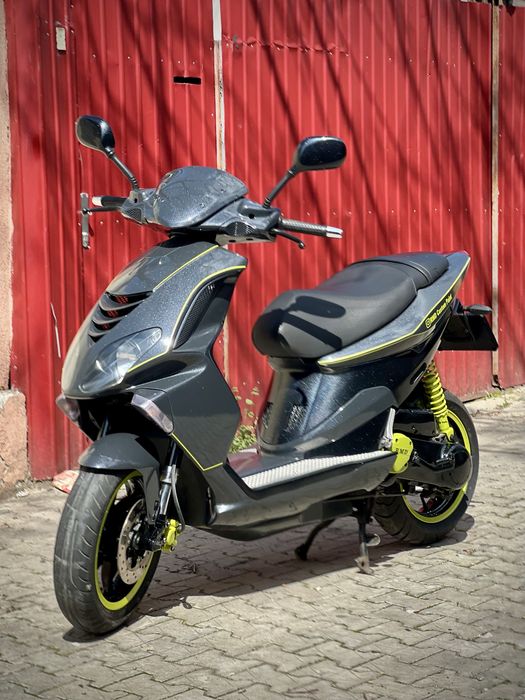 Scuter Piaggio NRG 2011