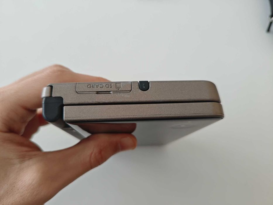 Nintendo DSi XL - качени много игри
