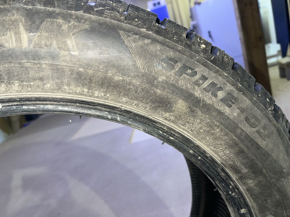 Продам 2 Резины на R19 225/55