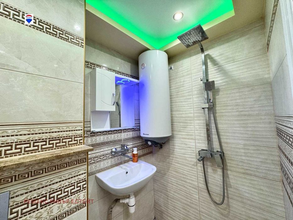 Продава се Двустаен апартамент в Русе, Чародейка - Север - 63 кв.м за 1308 €/кв.м - Снимка #13