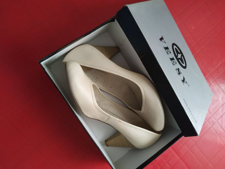 Италянская туфли.Кожанний.разм.40.