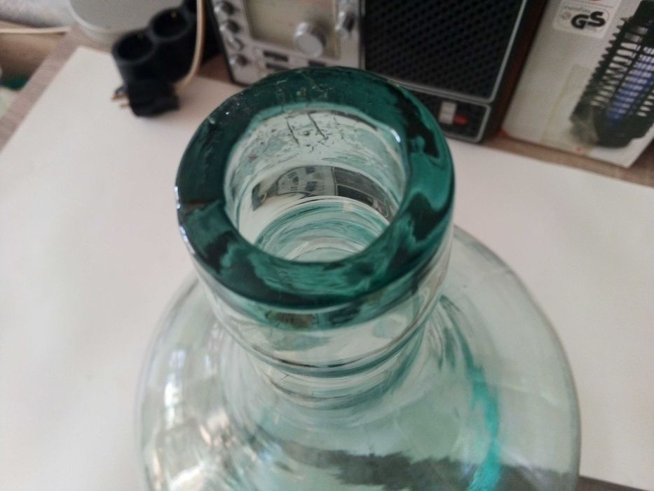 Две стари стъклени шишета / дамаджани 5 литра