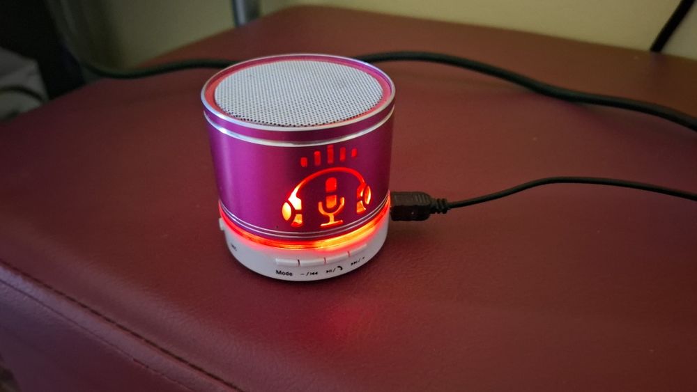 Boxa bluetooth și radio FM