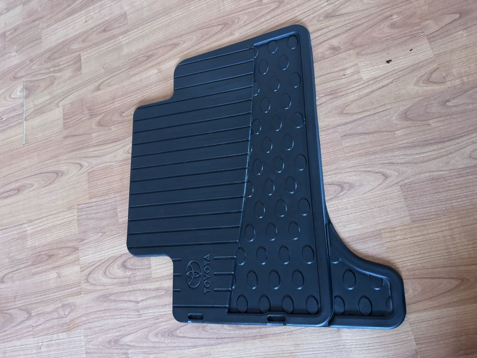 Тойота Ленд крузер полик