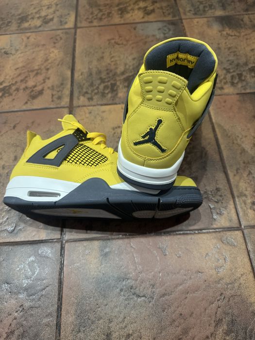 Объвки Jordan 4 lightning; размер  46EU