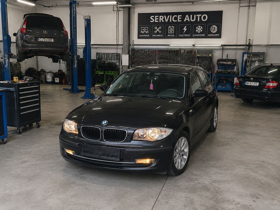 Bara fata facelift BMW seria 1 e87 e81 / proiector grila senzori faruri aripa trager radiator parbriz jante motor ușa haion portbagaj suporți faruri