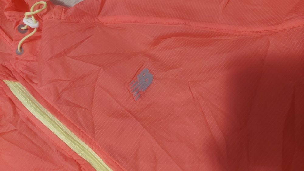 New balance ветровка за тичане M дамско