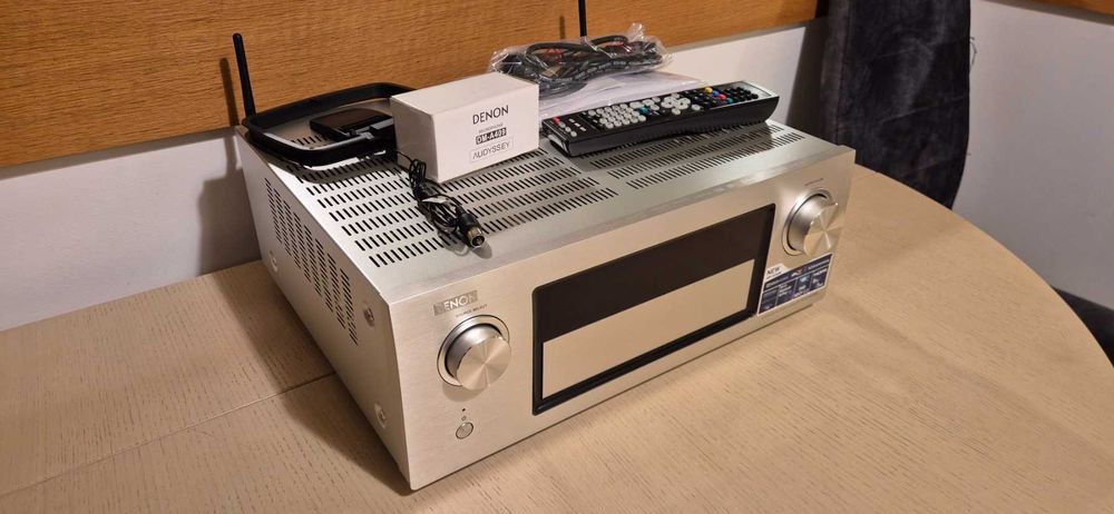 Ресивер за домашно кино Denon AVR-X4200w