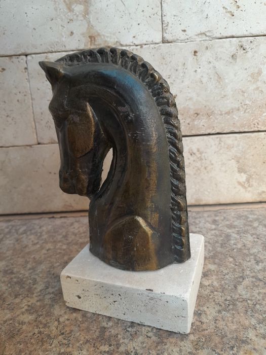 Statueta veche din metal neferos,  1,5 kg, h 16 cm