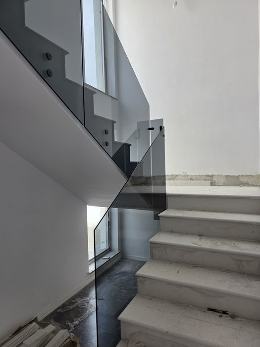 Balustrade din sticlă premium