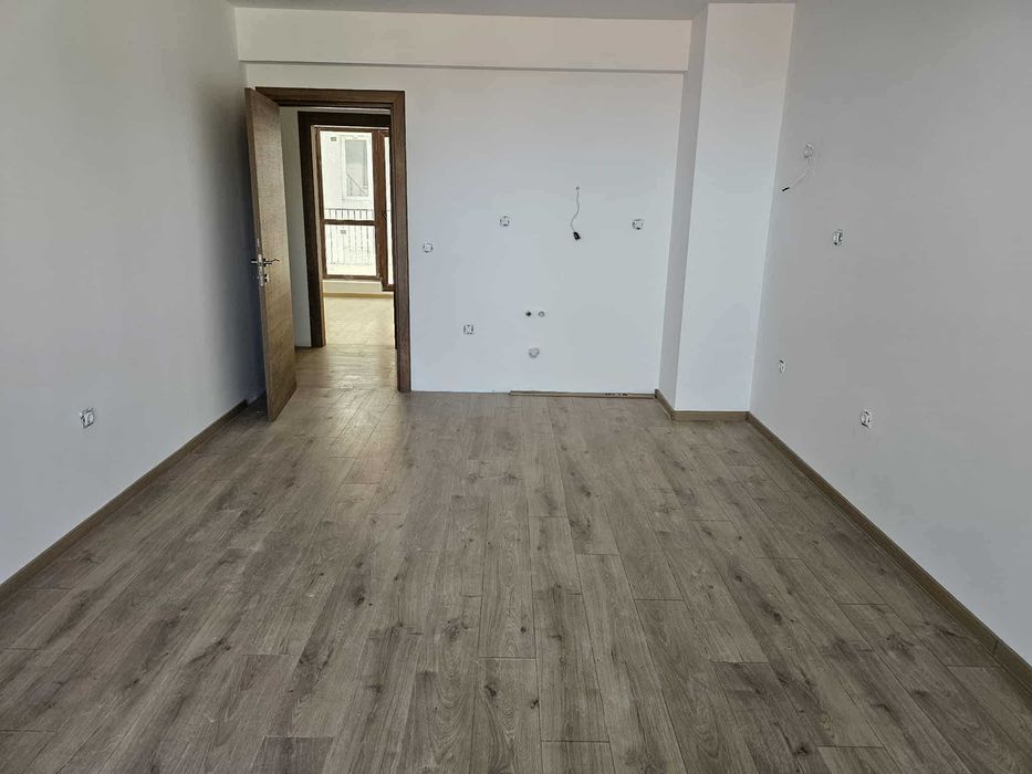 Продава се Двустаен апартамент в Варна, Бриз - 62 кв.м за 1398 €/кв.м - Снимка #2