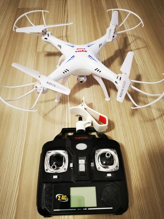 Dronă cu camera video