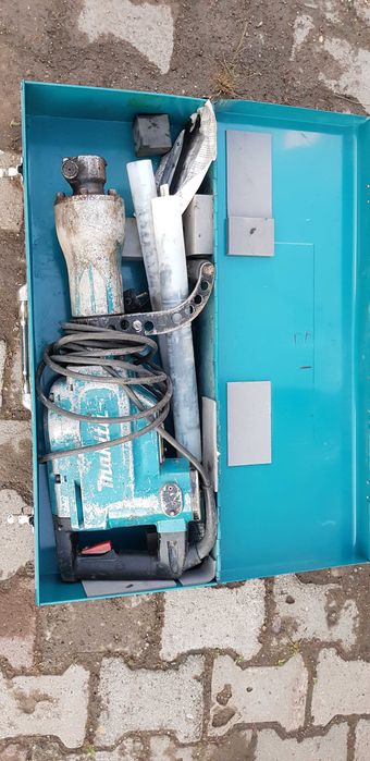 Отбойный молоток Makita HM1306
