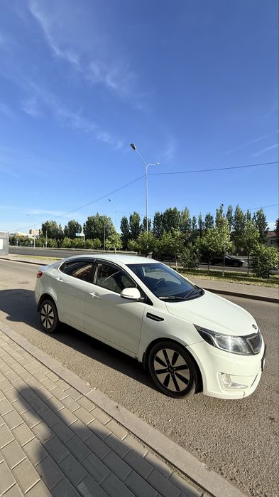 продам Киа Рио 2013г