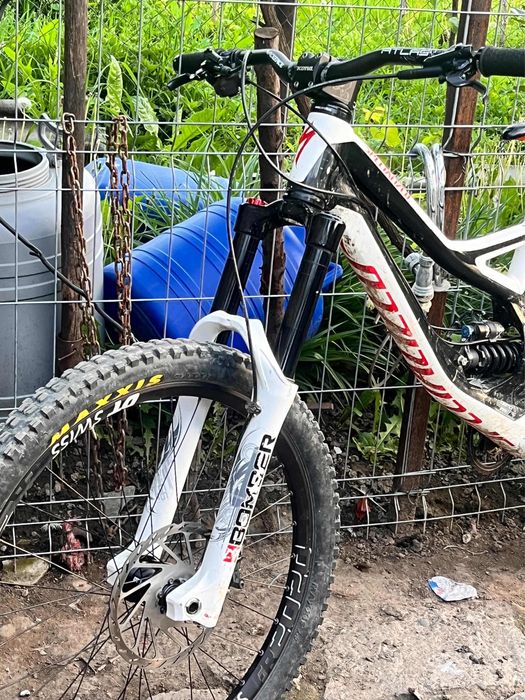 Vând Specialized Demo 8 I – 2012