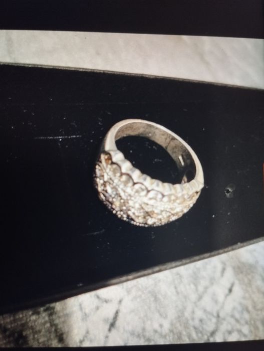 Продам кольцо серебряное 925