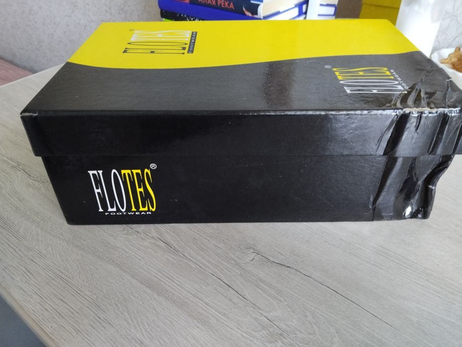 Продам женские туфли