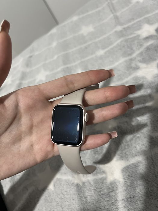 Продаю Apple Watch (оригинал)