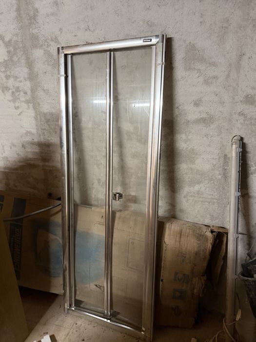 Usa pentru cabina de dus