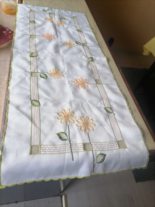 Комплект Покривки с мъниста, платове нови от соца