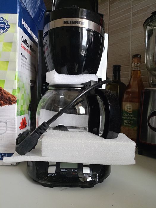 Vând cafetieră Heinner,cu program,nou nouta,produs de calitate superio