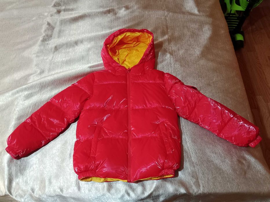 Продам новую детскую куртку