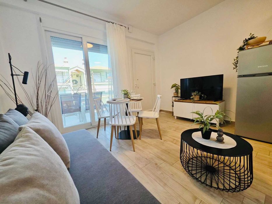 Апартамент с басейн- Паралия Офринио