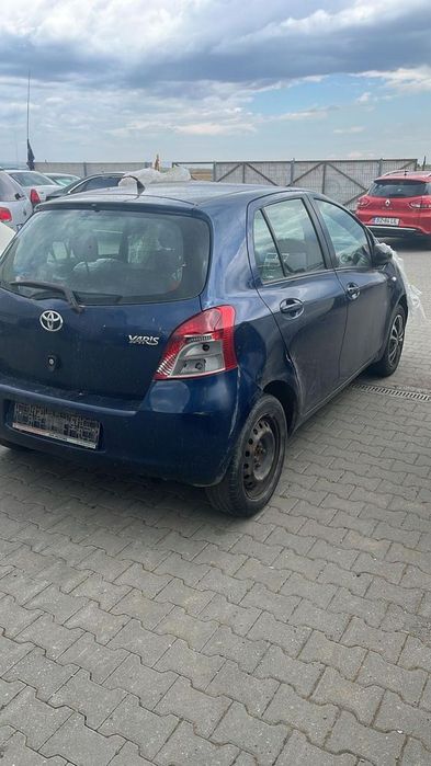 Dezmembram Toyota Yaris 1.3 benzina din 2008