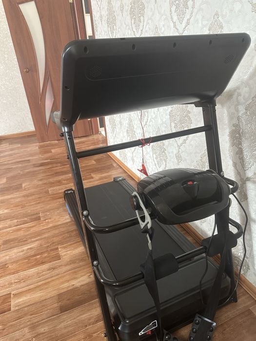 Продом беговую дорожку